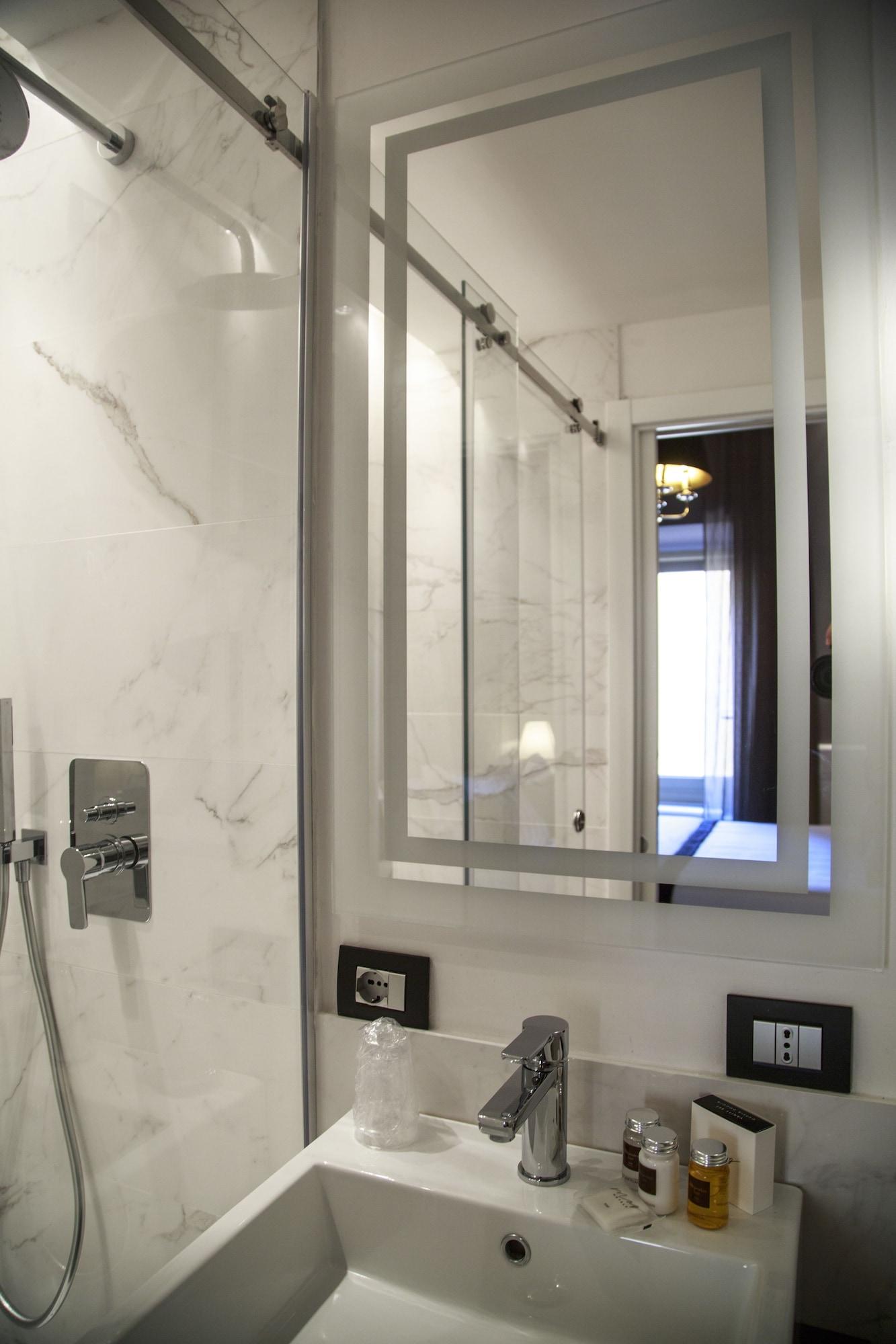 The Independent 4* Rom